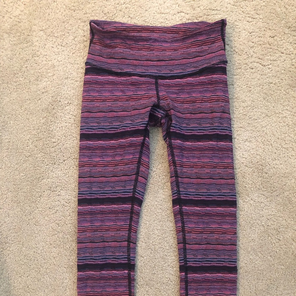 Lululemon Capri workout pants - Picture 3 of 3